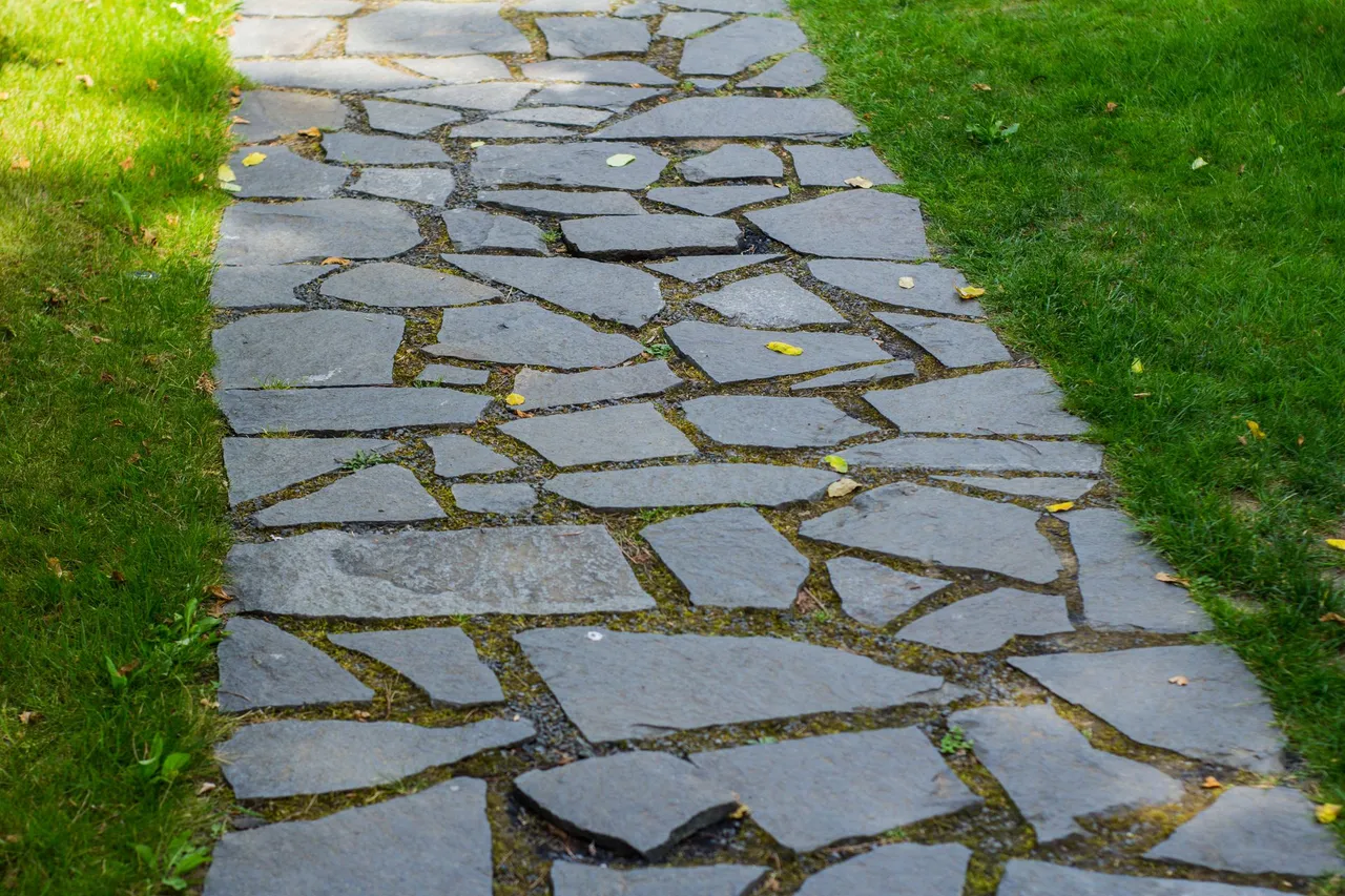 Flagstone walkway in Prescott, AZ